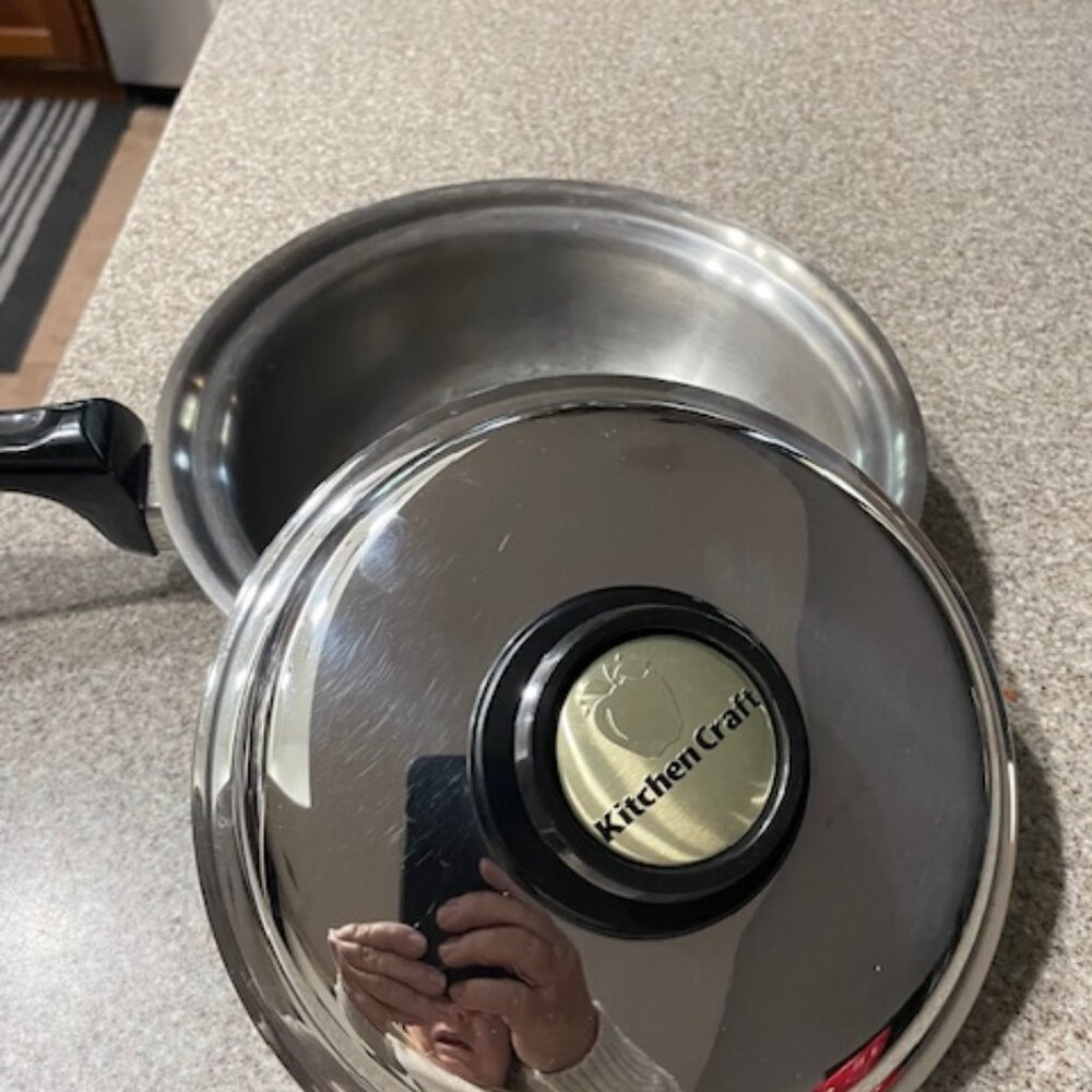 Kitchen Craft 2 quart sauce pan with lid
